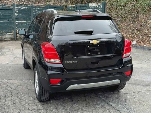 Certified 2022 Chevrolet Trax LT w/ LT Convenience Package image 8