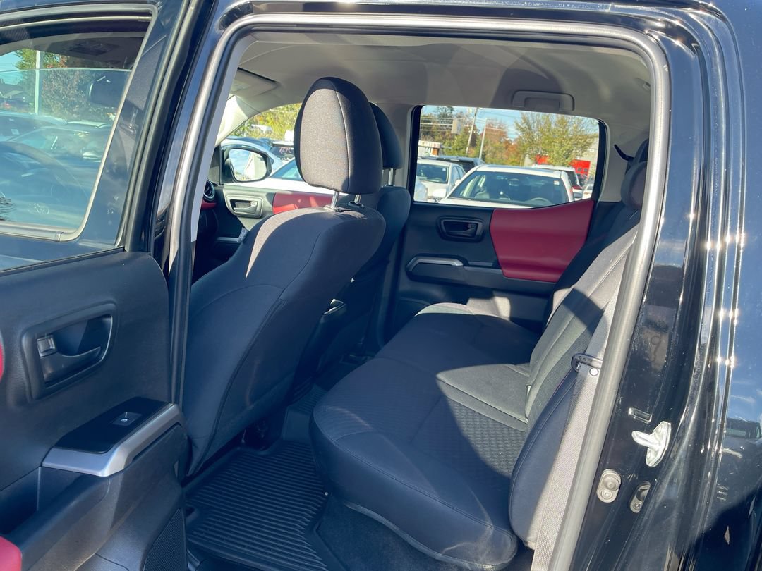 Certified 2023 Toyota Tacoma SR5 AWD/4WD image 9