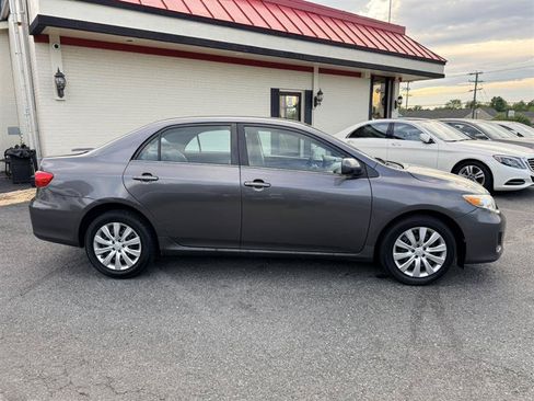 Used 2013 Toyota Corolla LE FWD image 4