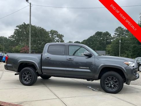 Used 2023 Toyota Tacoma SR5 w/ Technology Package image 8