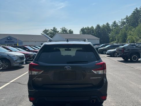 Used 2023 Subaru Forester Limited AWD/4WD image 6