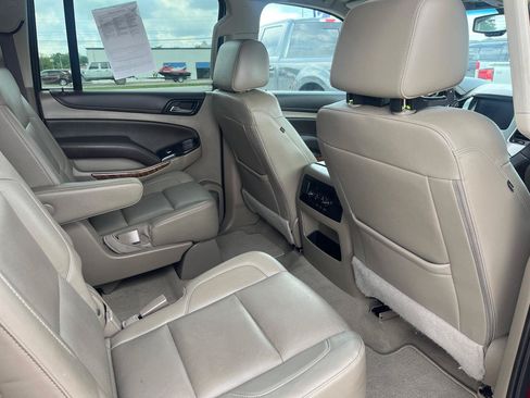 Used 2020 Chevrolet Suburban Premier AWD/4WD image 15