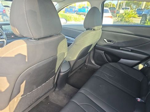 Used 2022 Hyundai Elantra SEL w/ Cargo Package image 13
