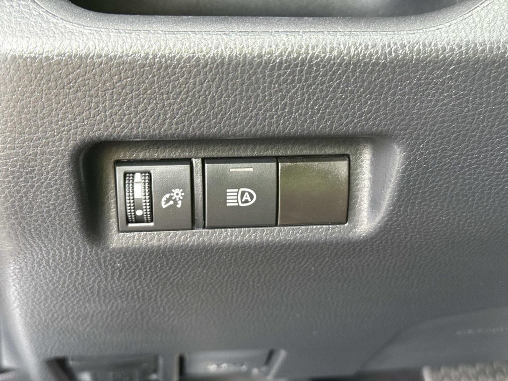 Used 2024 Toyota RAV4 XLE FWD image 41