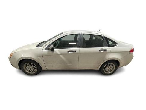 Used 2009 Ford Focus SE image 2