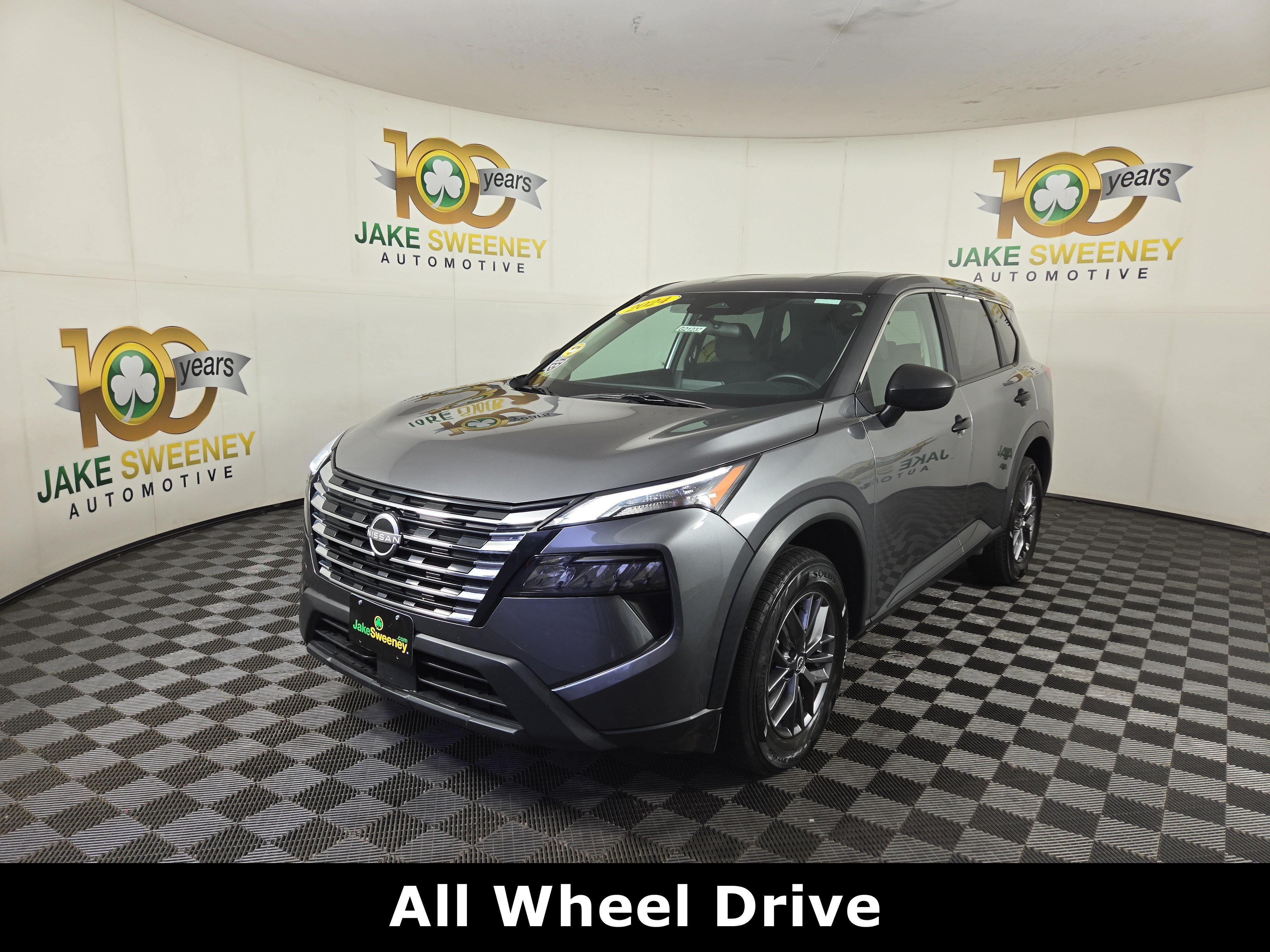 Used 2024 Nissan Rogue S AWD/4WD image 3