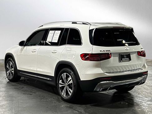 Used 2025 Mercedes-Benz GLB 250 4MATIC image 6
