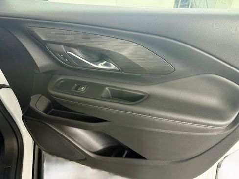 Used 2023 GMC Terrain SLT FWD image 31