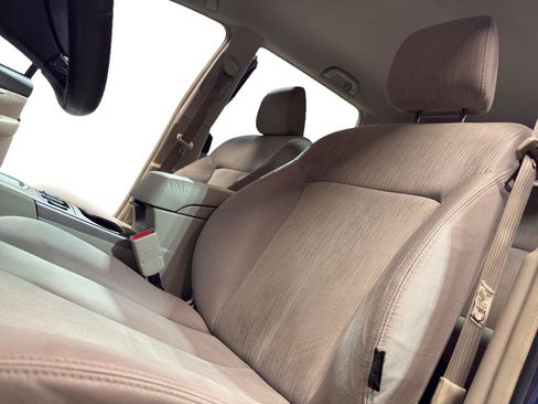 Used 2014 Subaru Outback 2.5i Premium AWD/4WD image 16