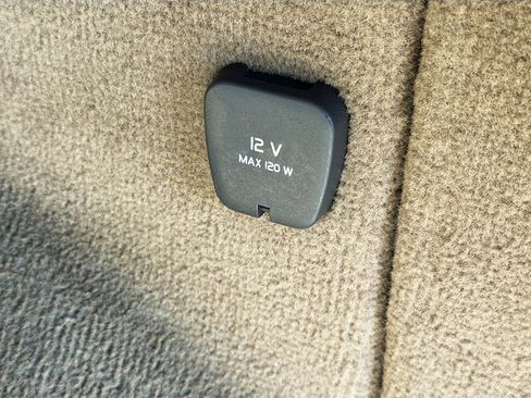 Used 2015 Volvo XC60 T5 Platinum image 13