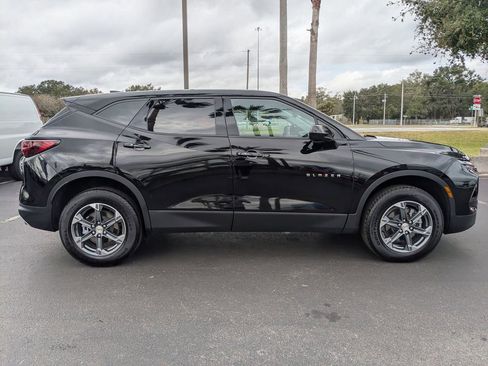 Used 2025 Chevrolet Blazer LT image 3