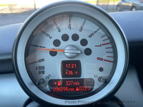 Used 2010 MINI Cooper Hardtop FWD image 25