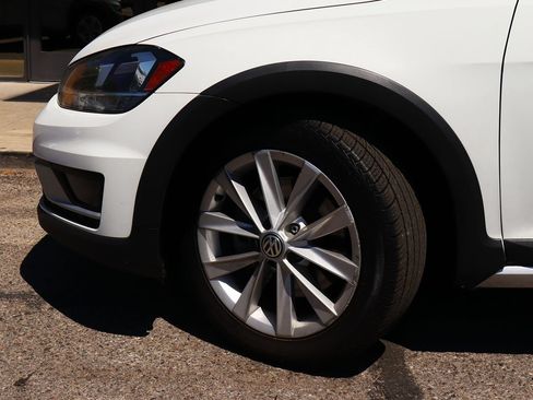 Used 2019 Volkswagen Golf Alltrack S AWD/4WD image 5