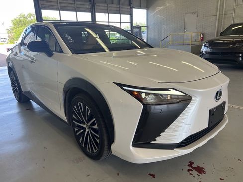 Used 2024 Lexus RZ 450e Premium w/ Technology Package AWD/4WD image 3