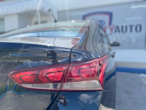 Used 2018 Hyundai Accent SE FWD image 28