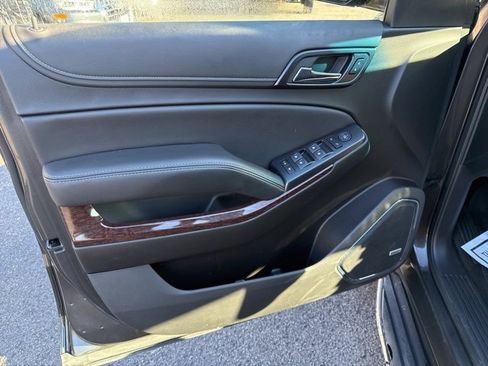 Used 2020 GMC Yukon SLE w/ SLE Value Package image 17