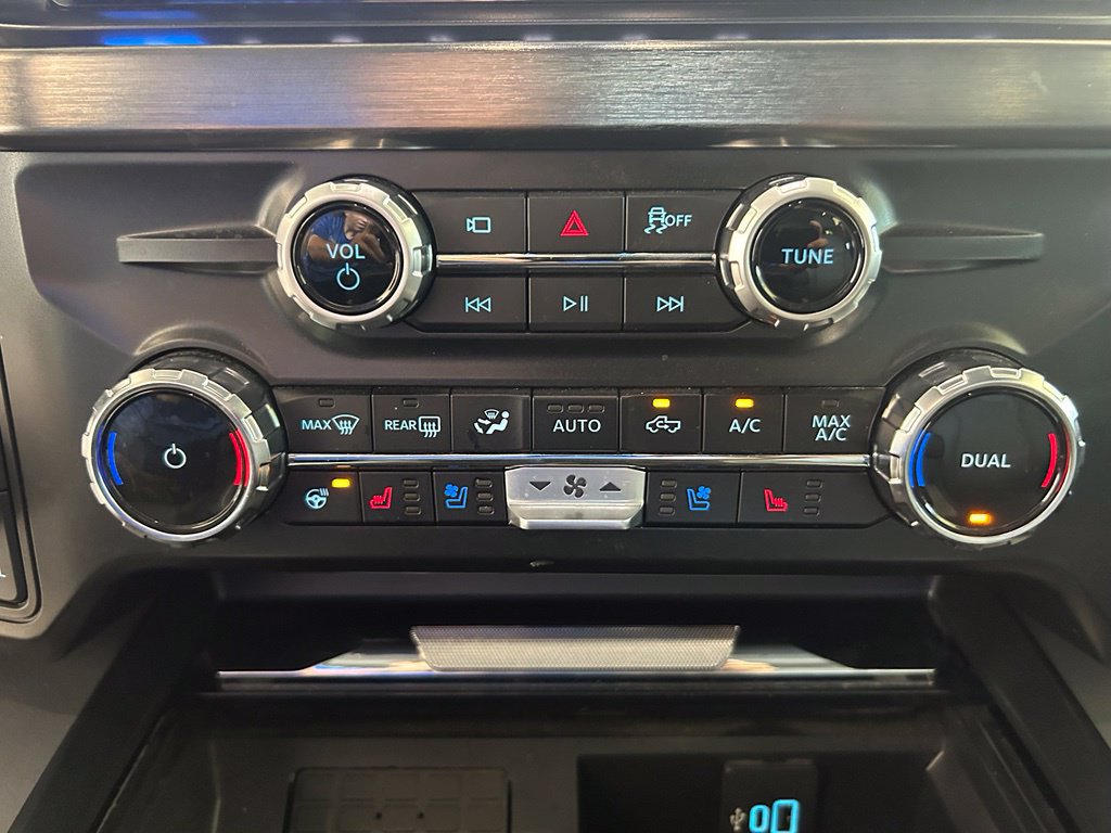 Used 2025 Ford F350 Lariat w/ Lariat Ultimate Package AWD/4WD image 55