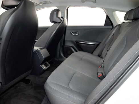 Used 2025 Kia K4 FWD image 21
