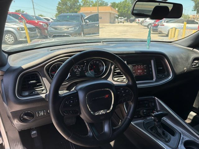 Used 2017 Dodge Challenger SXT RWD image 9