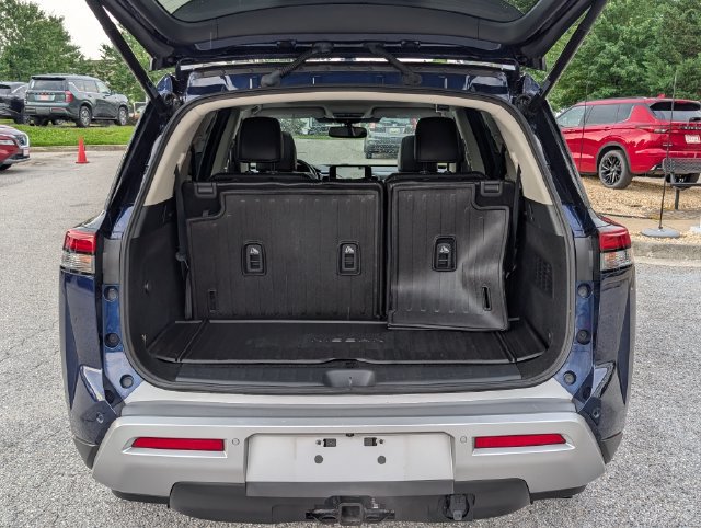 Used 2022 Nissan Pathfinder Platinum w/ Cargo Package AWD/4WD image 14