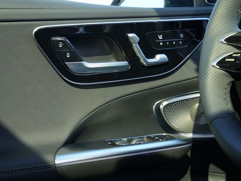 New 2026 Mercedes-Benz C 300 4MATIC Sedan image 40