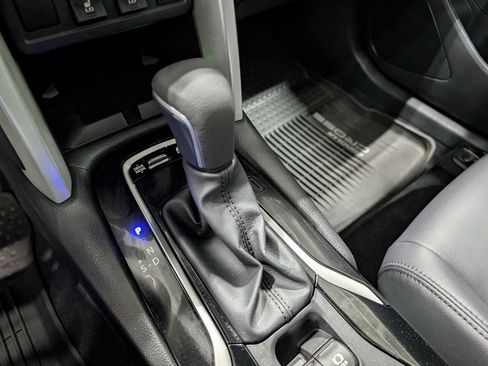 Used 2024 Toyota Corolla Cross XSE image 28