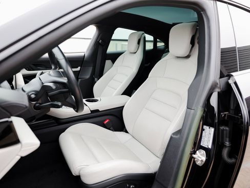 Certified 2023 Porsche Taycan image 5