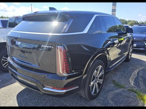 Used 2025 Cadillac Escalade IQ Luxury 1 AWD/4WD image 9