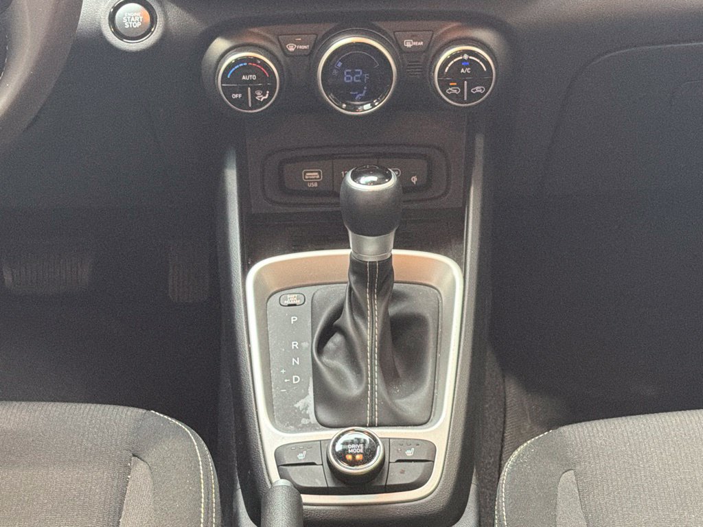 Used 2026 Hyundai Venue SEL FWD image 18