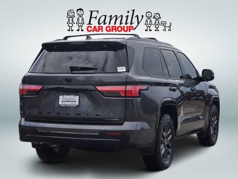 Used 2025 Toyota Sequoia Platinum AWD/4WD image 4