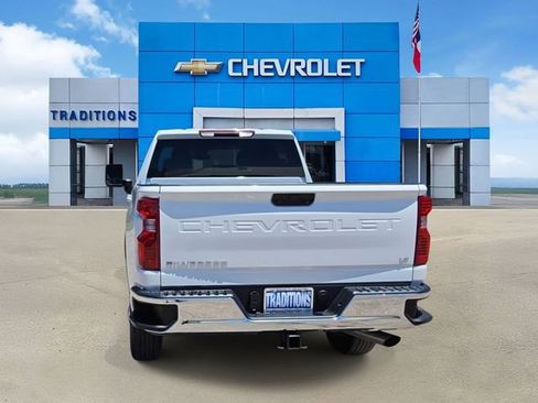 Used 2025 Chevrolet Silverado 2500 LT w/ Convenience Package AWD/4WD image 8