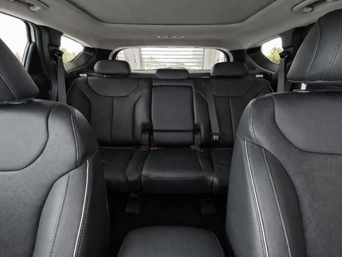 Used 2022 Hyundai Santa Fe SEL w/ Convenience + Premium Package FWD image 12