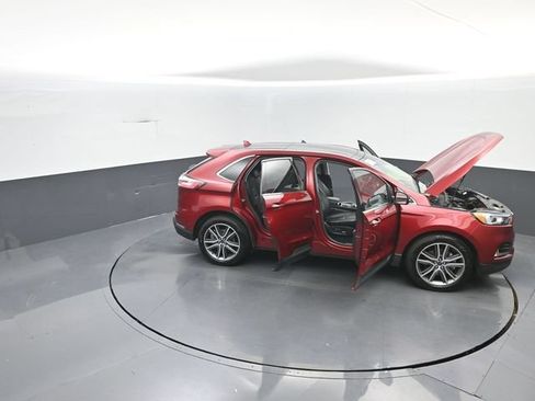 Certified 2019 Ford Edge Titanium w/ Cold Weather Package AWD/4WD image 42