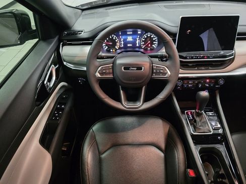 Used 2024 Jeep Compass Limited image 24