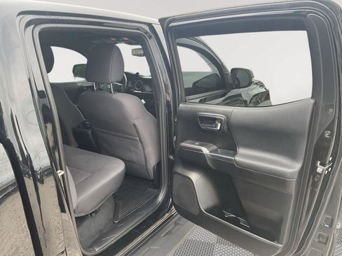 Used 2019 Toyota Tacoma TRD Off-Road AWD/4WD image 20