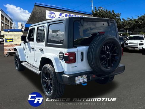Used 2022 Jeep Wrangler Unlimited Sahara AWD/4WD image 5