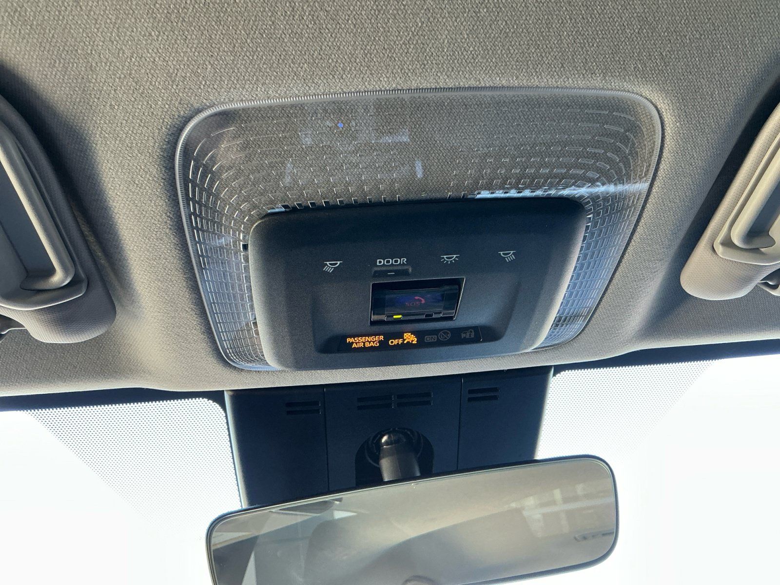 Certified 2025 Toyota Prius LE FWD image 29