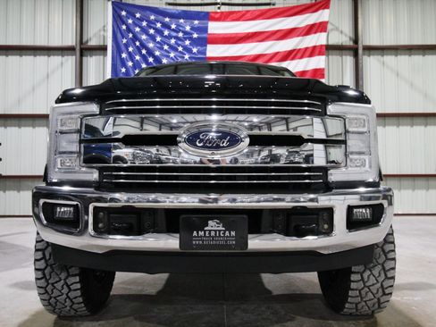 Used 2018 Ford F250 Lariat w/ Lariat Ultimate Package image 2