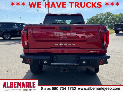 Used 2022 GMC Sierra 2500 AT4 AWD/4WD image 4