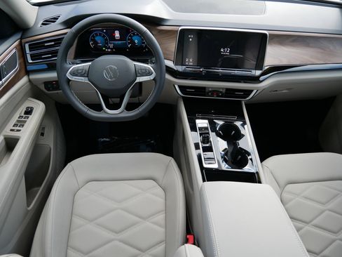 New 2026 Volkswagen Atlas SE image 9