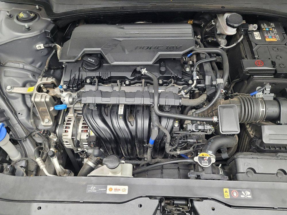 Used 2025 Hyundai Elantra SE FWD image 30