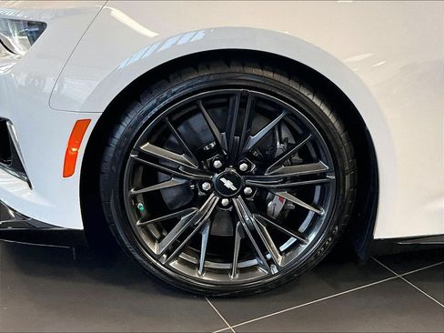 Used 2018 Chevrolet Camaro ZL1 RWD image 7