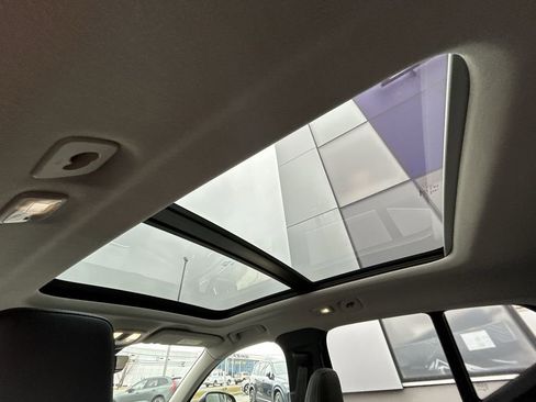 Certified 2025 Volvo XC40 B5 Plus w/ Climate Package image 14