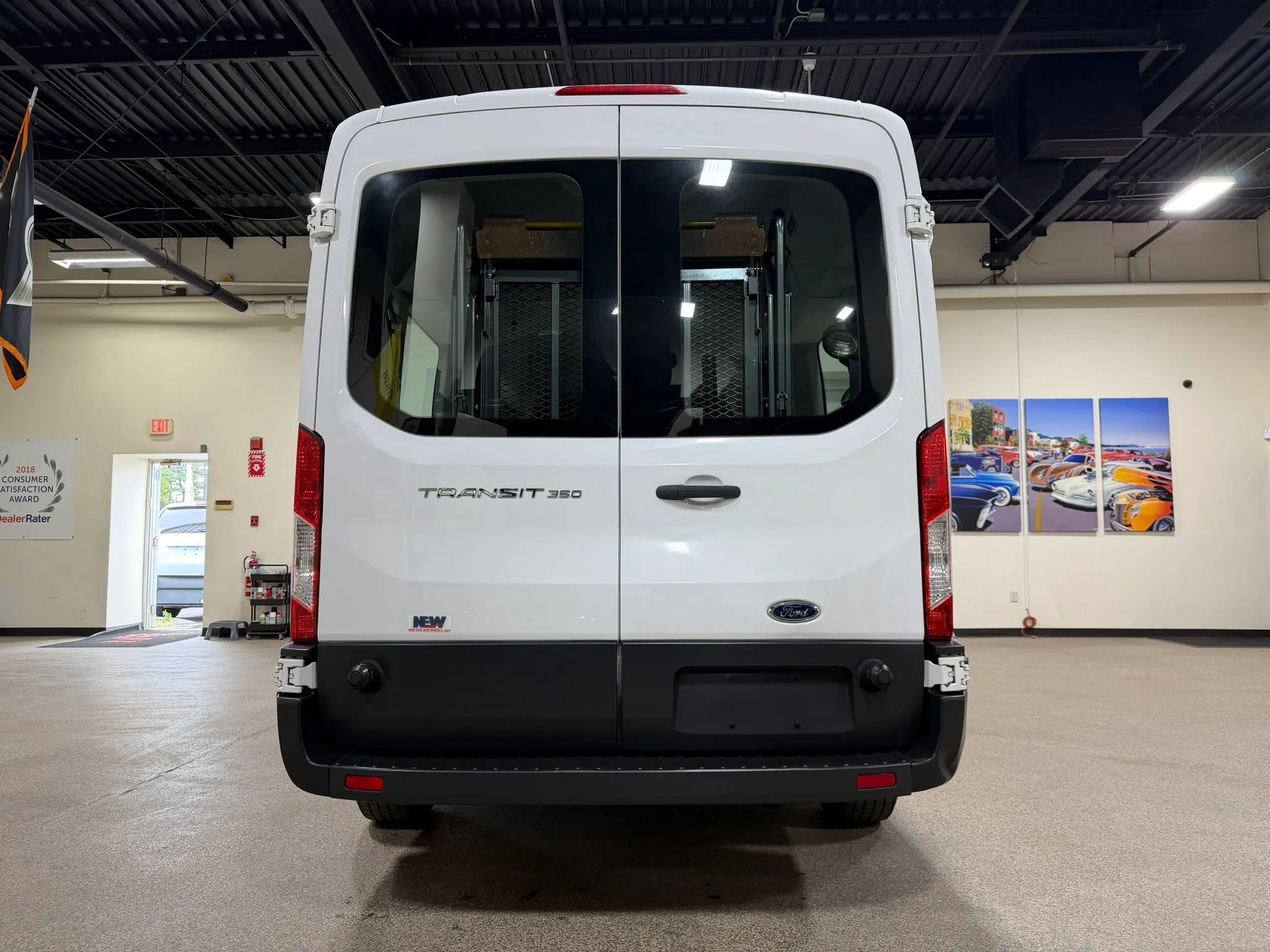 Used 2015 Ford Transit 350 XL RWD image 7