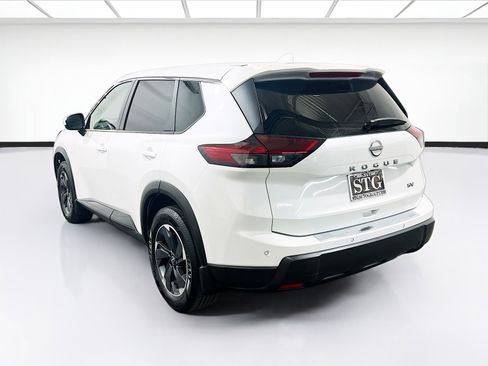 Used 2024 Nissan Rogue SV FWD image 6