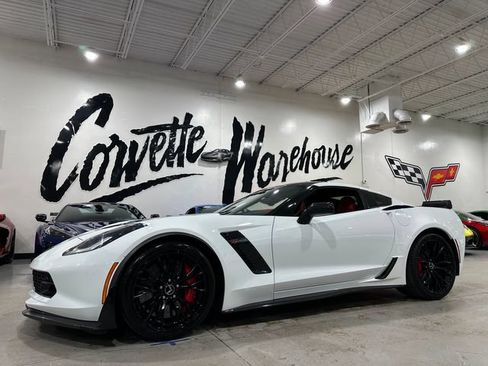 Used 2015 Chevrolet Corvette Z06 w/ 3LZ Preferred Equipment Group RWD image 24