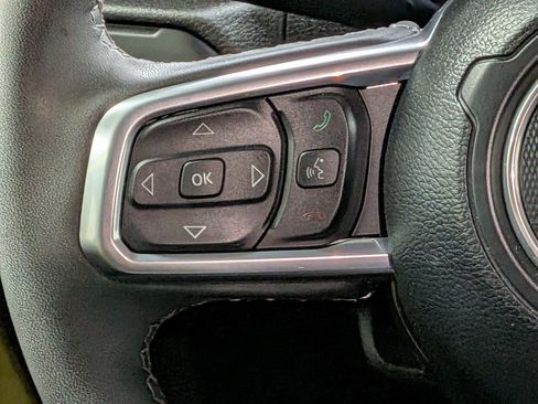 Used 2023 Jeep Wrangler Unlimited Sahara AWD/4WD image 20