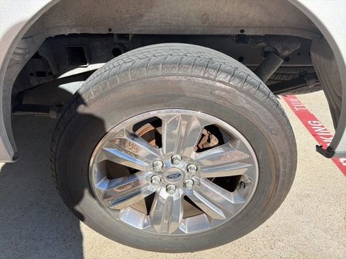 Used 2018 Ford F150 XLT w/ Equipment Group 302A Luxury image 12