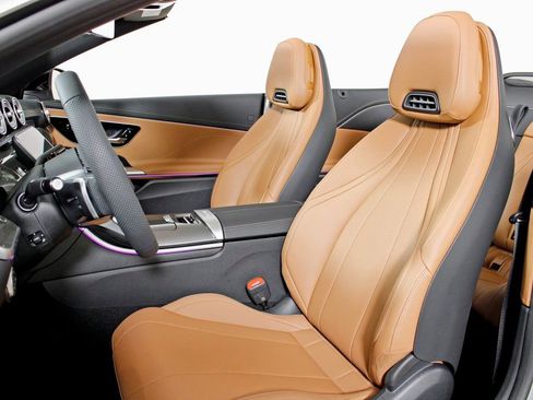 Used 2026 Mercedes-Benz CLE 300 4MATIC Cabriolet image 18