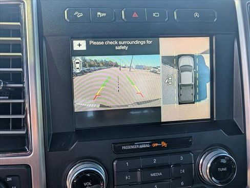 Used 2018 Ford F150 Platinum w/ Equipment Group 701A Luxury image 13